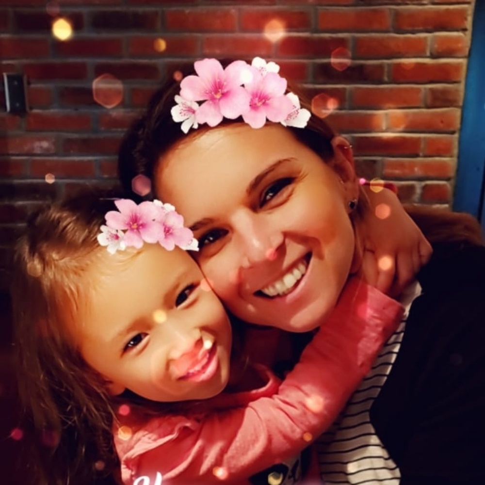 Meet your Posher, Mia